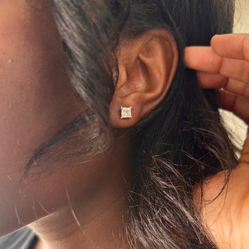 Solenne Studs