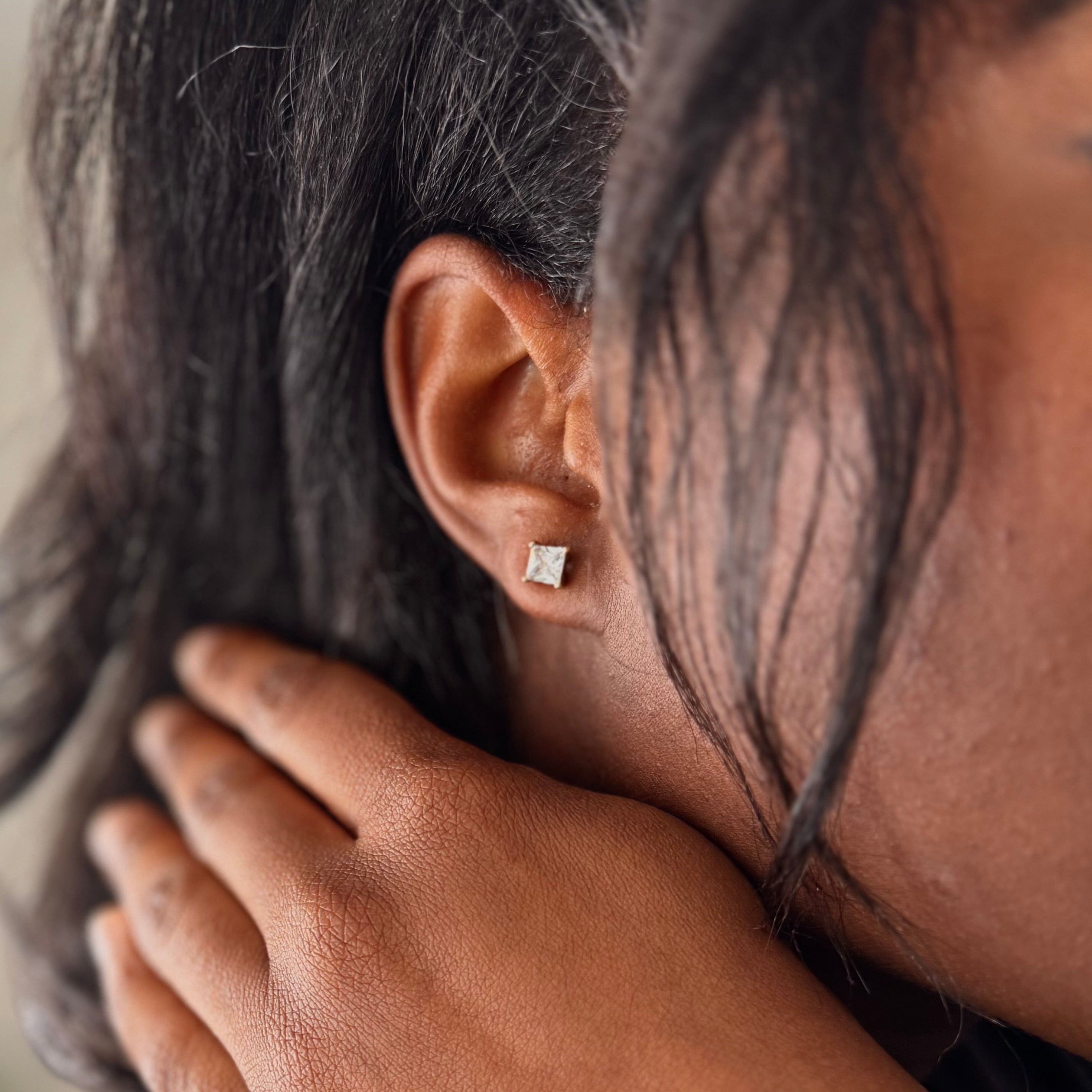 Solenne Studs