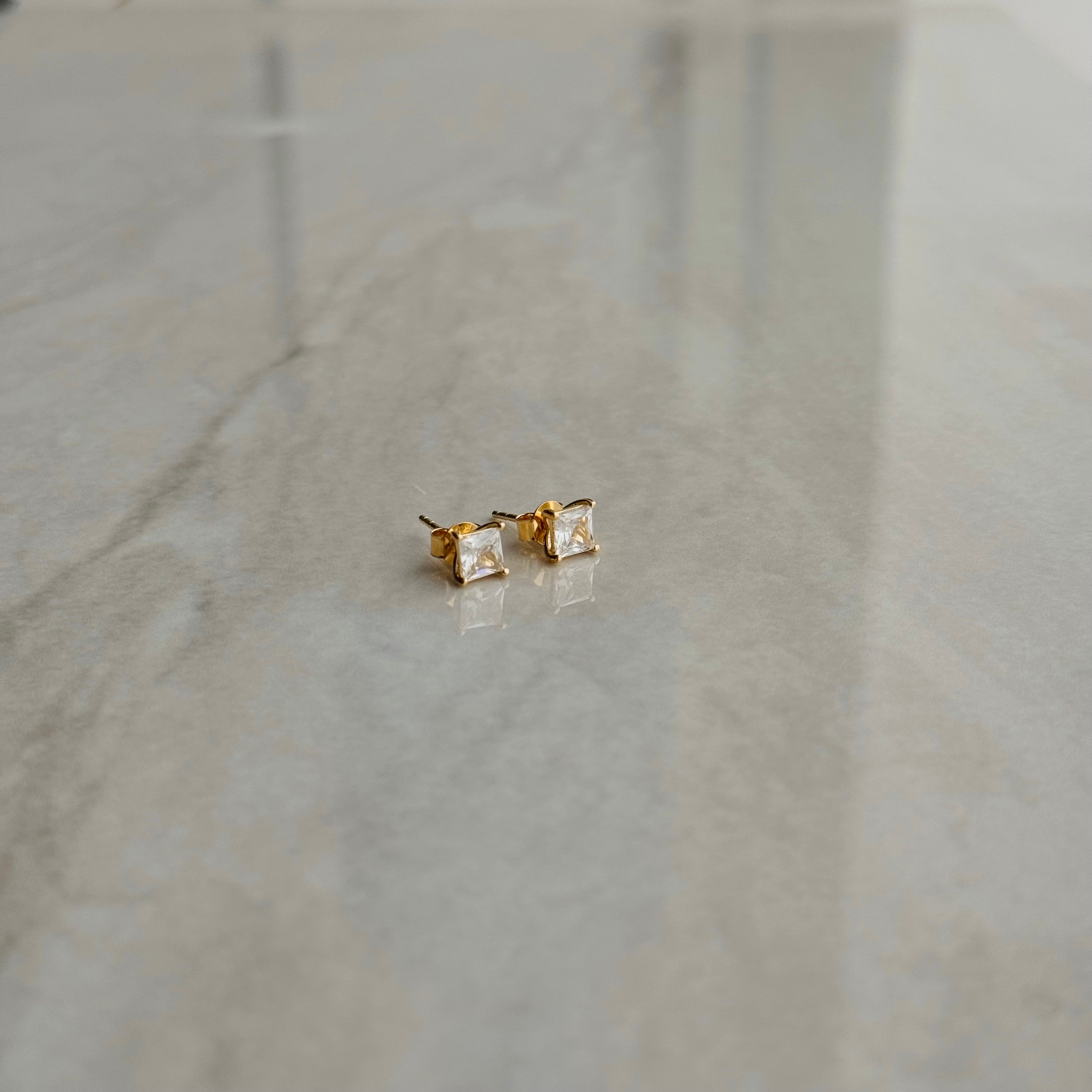 Solenne Studs